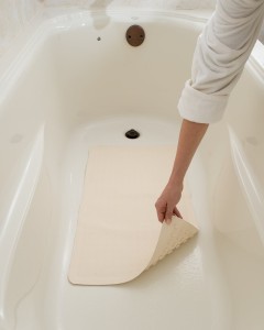 Epica Anti-Slip Anti-Bacterial Bath Mat {Review}