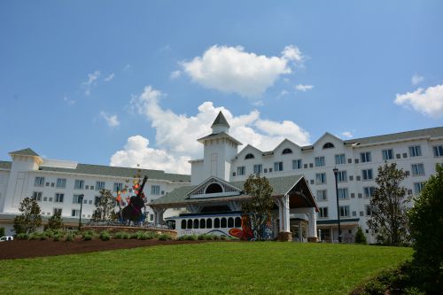 Dollywood’s DreamMore Resort Welcomes First Guests
